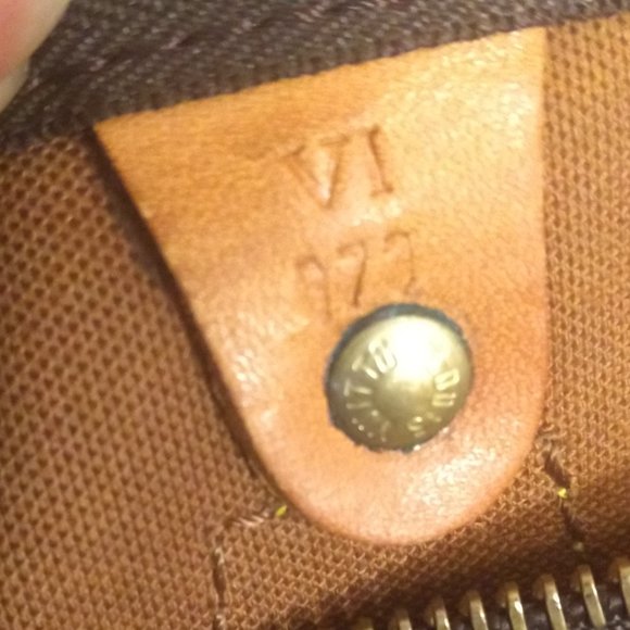 Louis Vuitton Speedy 30 Monogram - Picture 15 of 15
